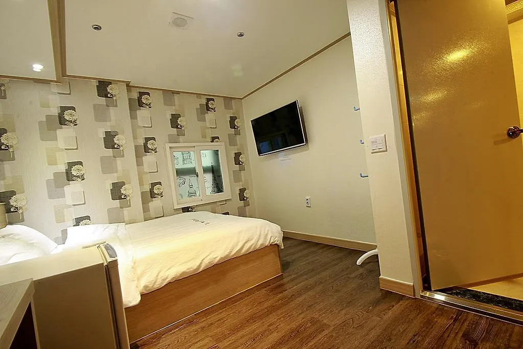 Eel Guesthouse Seoul 2*,