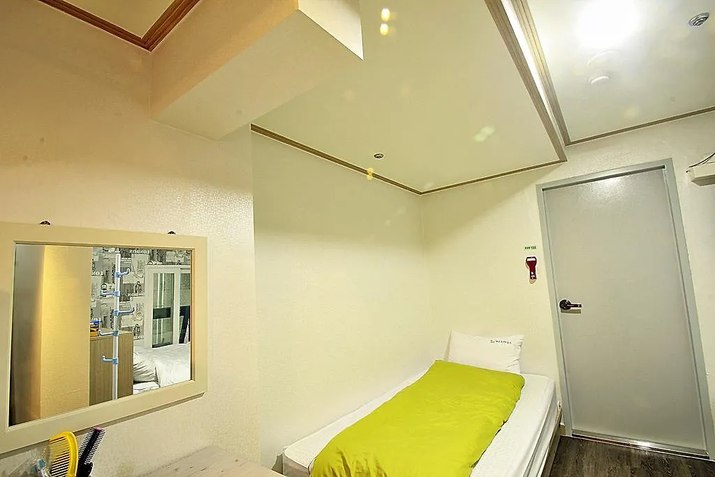 Eel Guesthouse Seoul South Korea