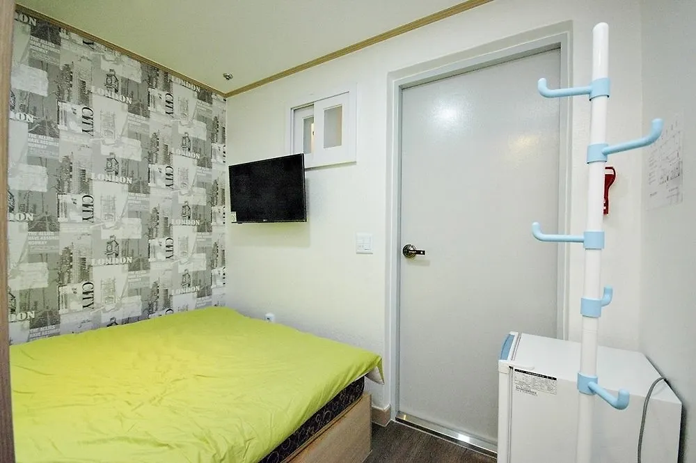 Eel Guesthouse Seoul 2*,